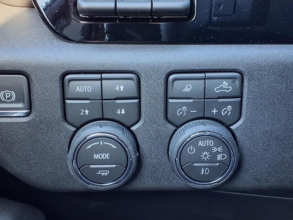 2026 Chevrolet Silverado 1500 - Image 10