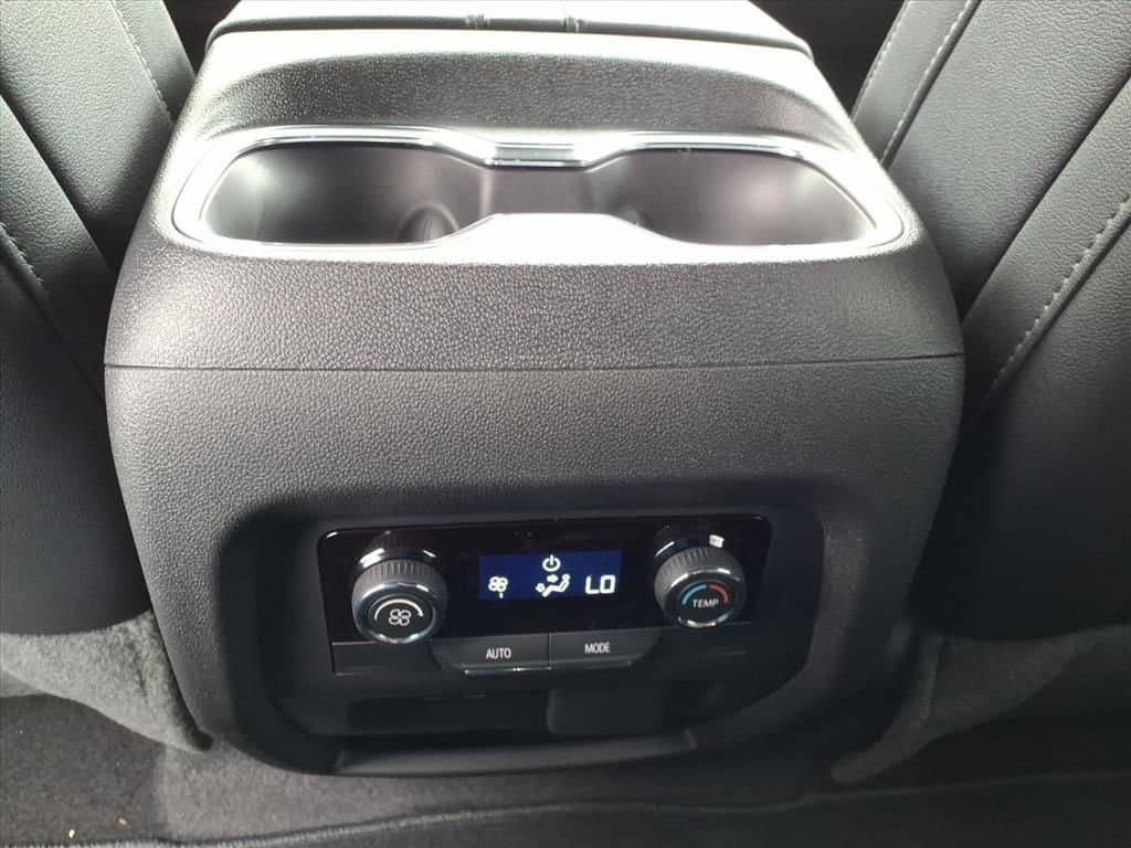 2026 Chevrolet Traverse - Image 14