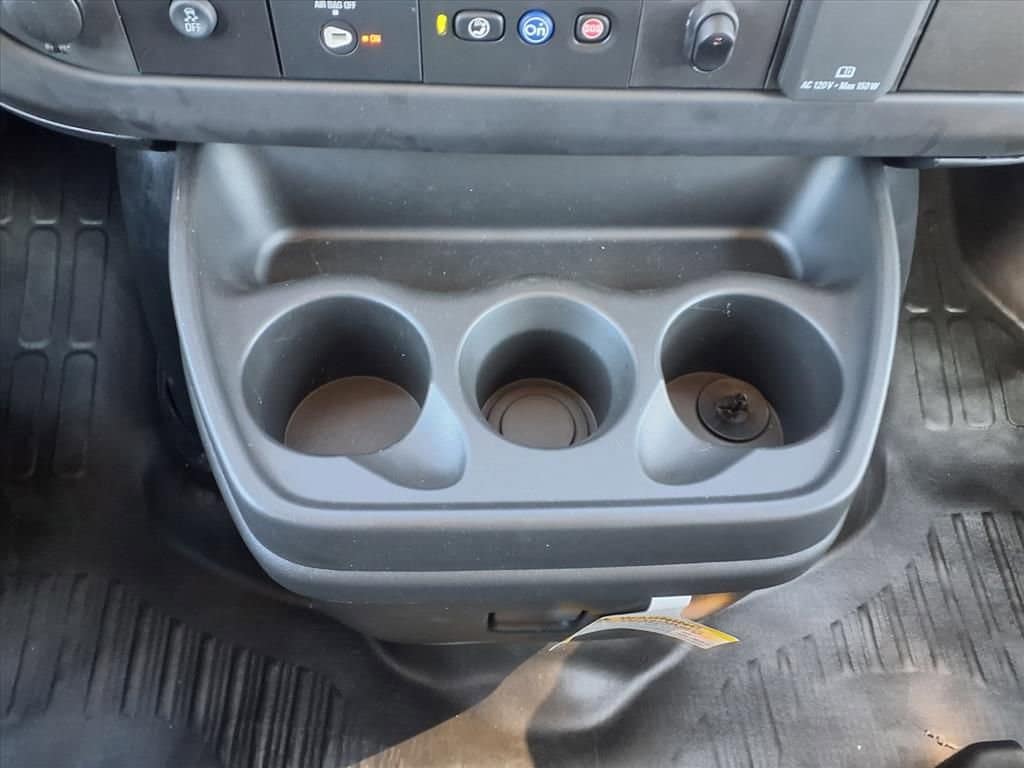 2025 Chevrolet Express Cutaway 3500 - Image 8