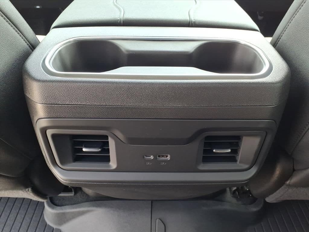 2026 Chevrolet Silverado 1500 - Image 14
