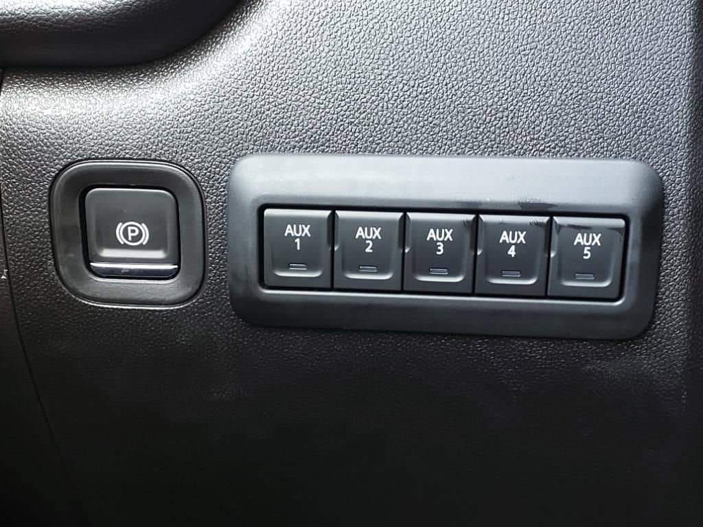 2024 Chevrolet Silverado 3500 HD Chassis Cab - Image 9