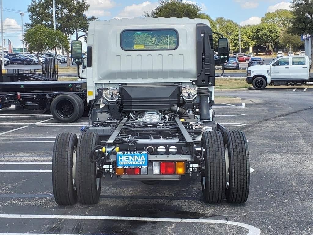 2025 Chevrolet Low Cab Forward 5500 XD - Image 5