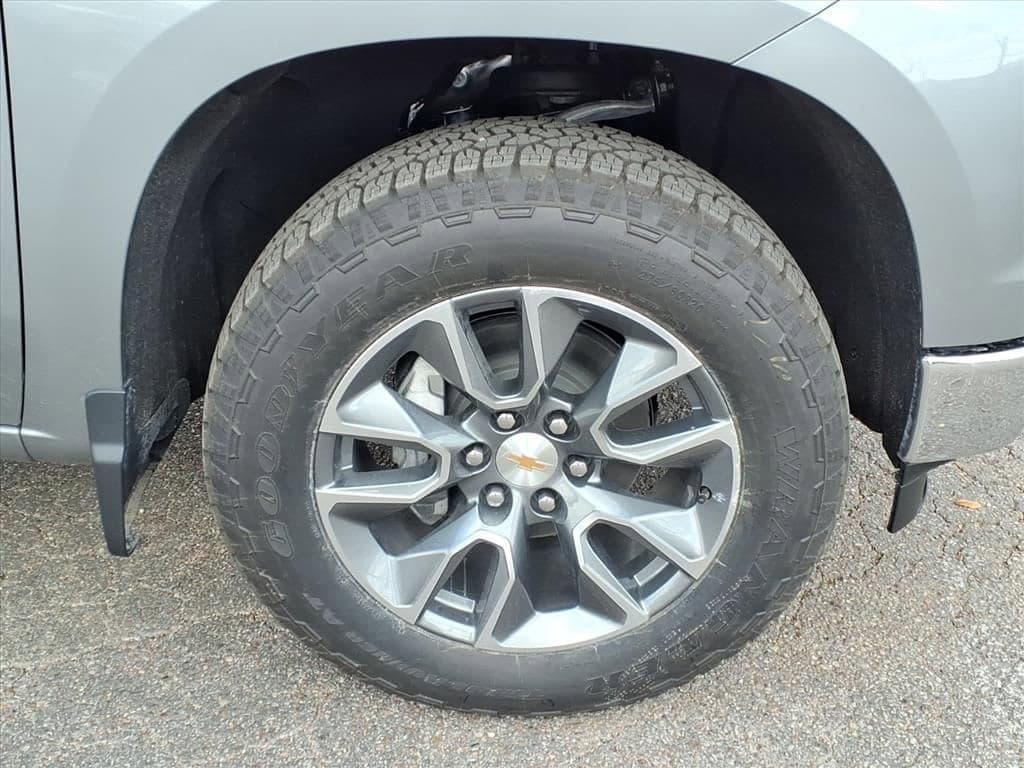 2026 Chevrolet Silverado 1500 - Image 4