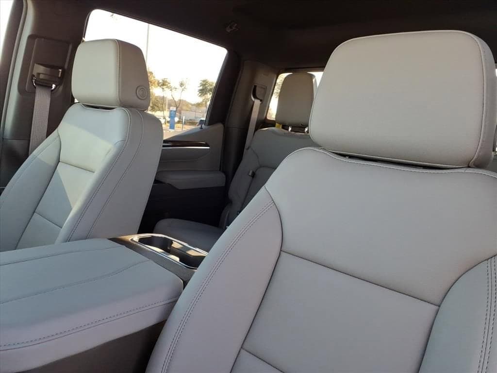 2026 Chevrolet Silverado 1500 - Image 12