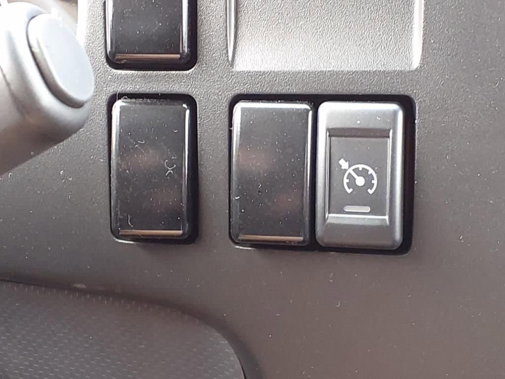 2025 Chevrolet Low Cab Forward 5500 XG - Image 10