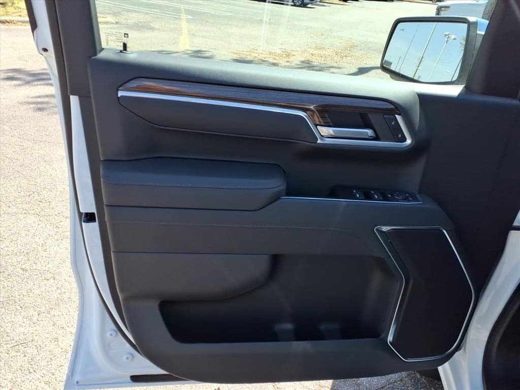 2026 Chevrolet Silverado 1500 - Image 9