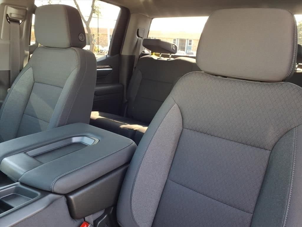 2026 Chevrolet Silverado 1500 - Image 9