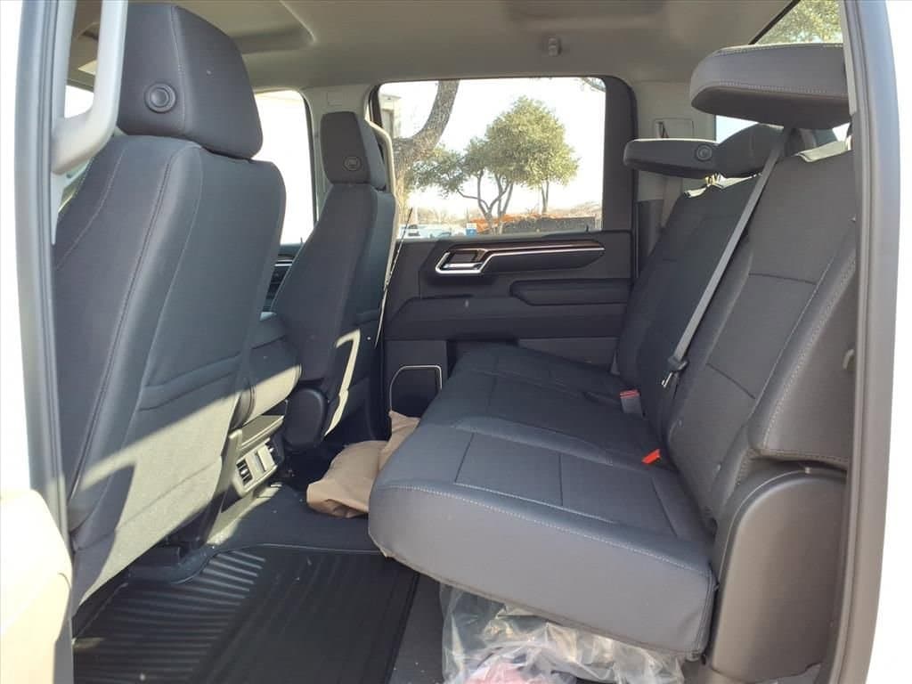 2026 Chevrolet Silverado 3500 HD Chassis Cab - Image 23