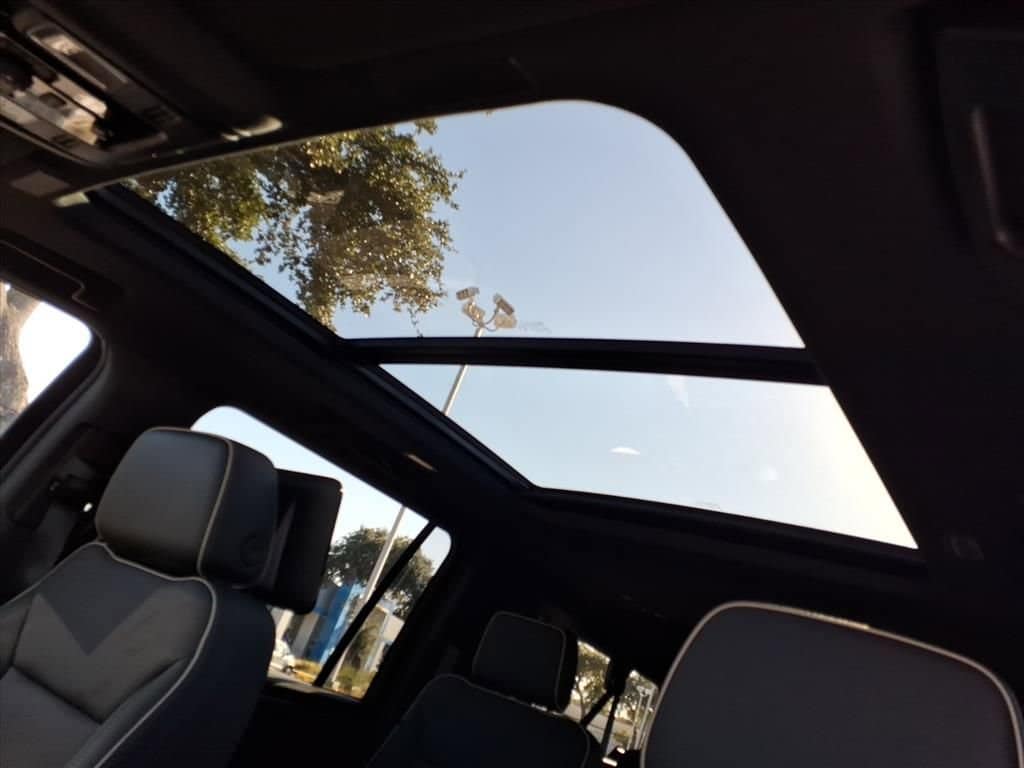 2026 Chevrolet Suburban - Image 10