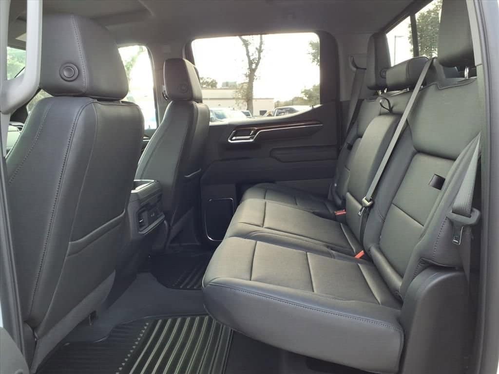 2026 Chevrolet Silverado 1500 - Image 13