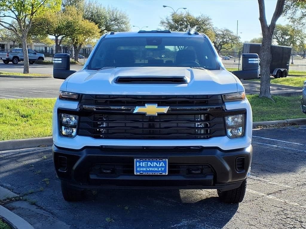 2026 Chevrolet Silverado 3500 HD Chassis Cab - Image 2