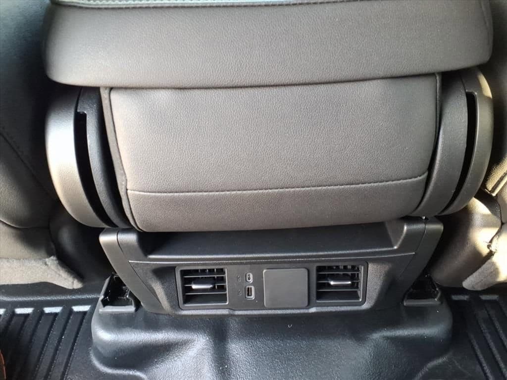 2026 Chevrolet Silverado 3500 HD Chassis Cab - Image 23