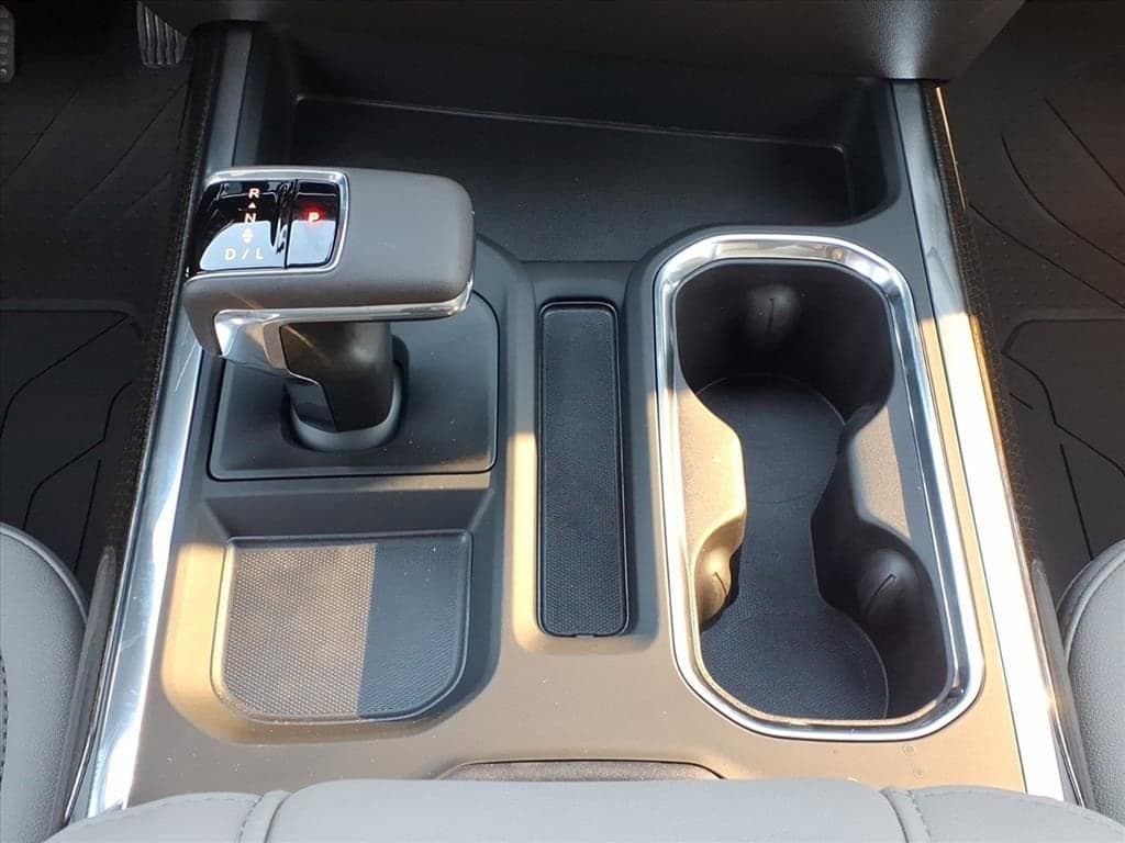 2026 Chevrolet Silverado 1500 - Image 16