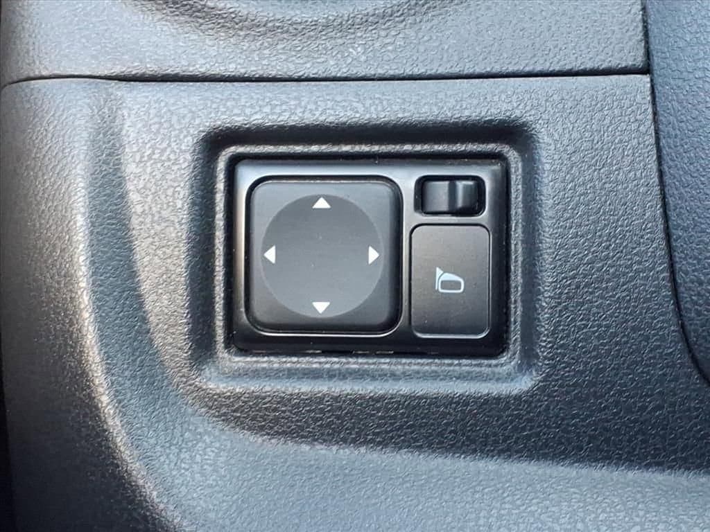 2018 Nissan Versa Sedan - Image 27