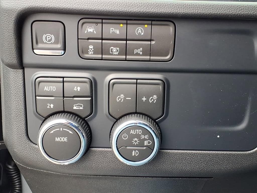 2026 Chevrolet Suburban - Image 19