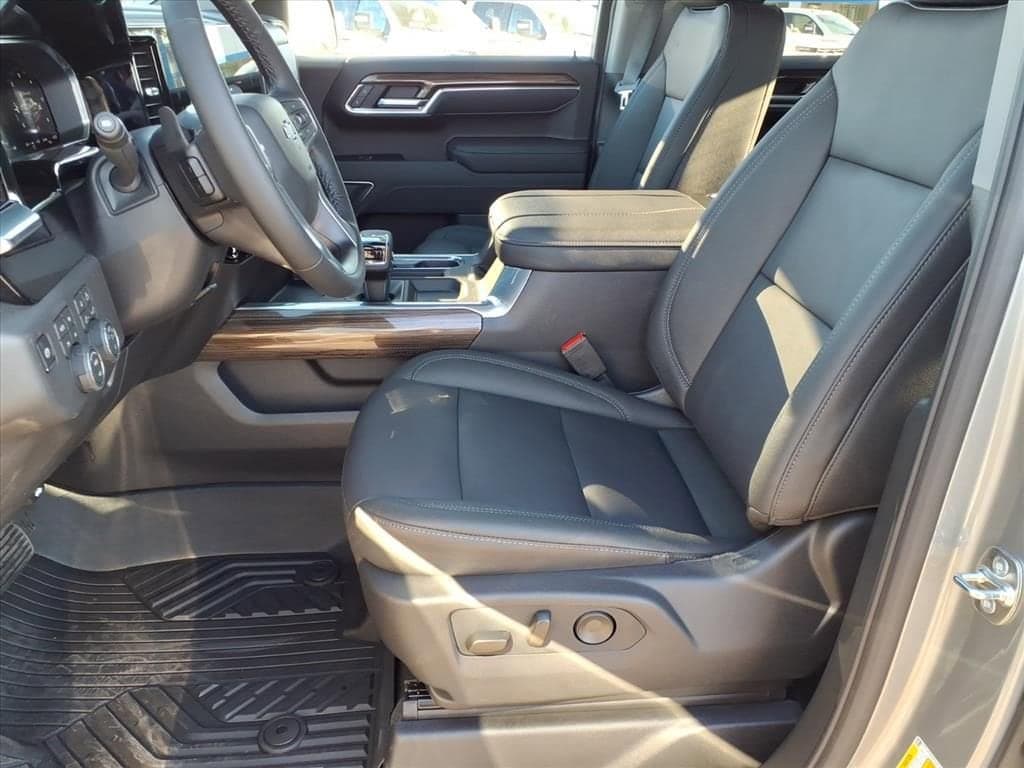 2026 Chevrolet Silverado 1500 - Image 14