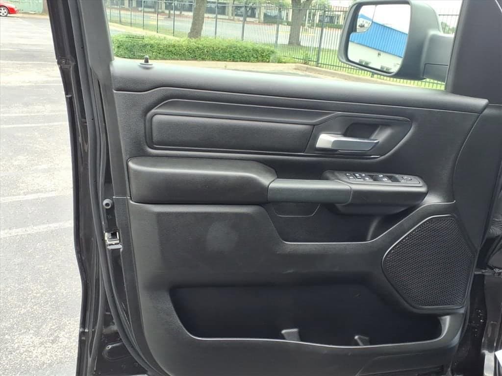 2025 Ram 1500 - Image 12