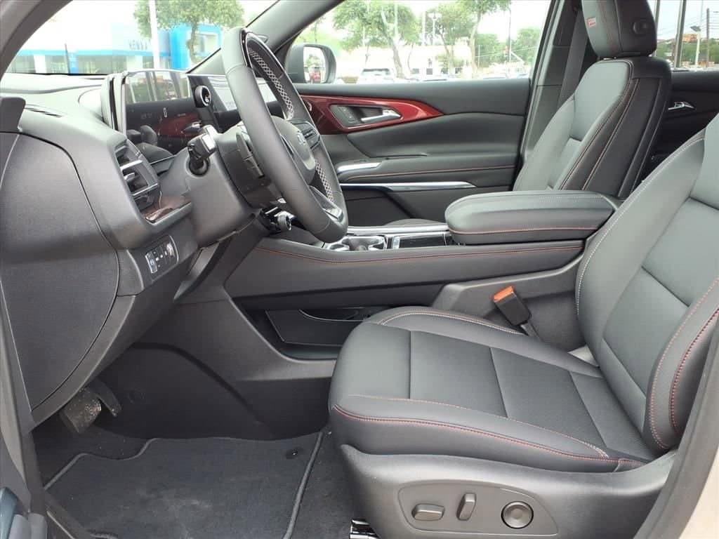 2026 Chevrolet Traverse - Image 14