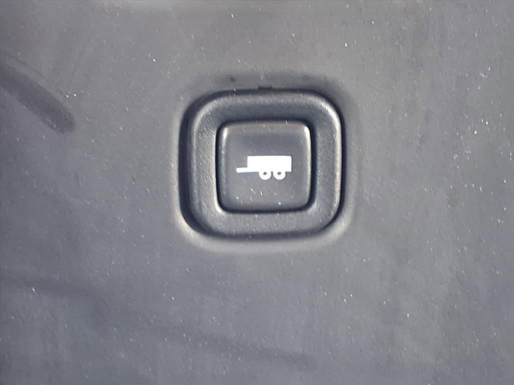 2025 Chevrolet Express Cutaway 3500 - Image 10