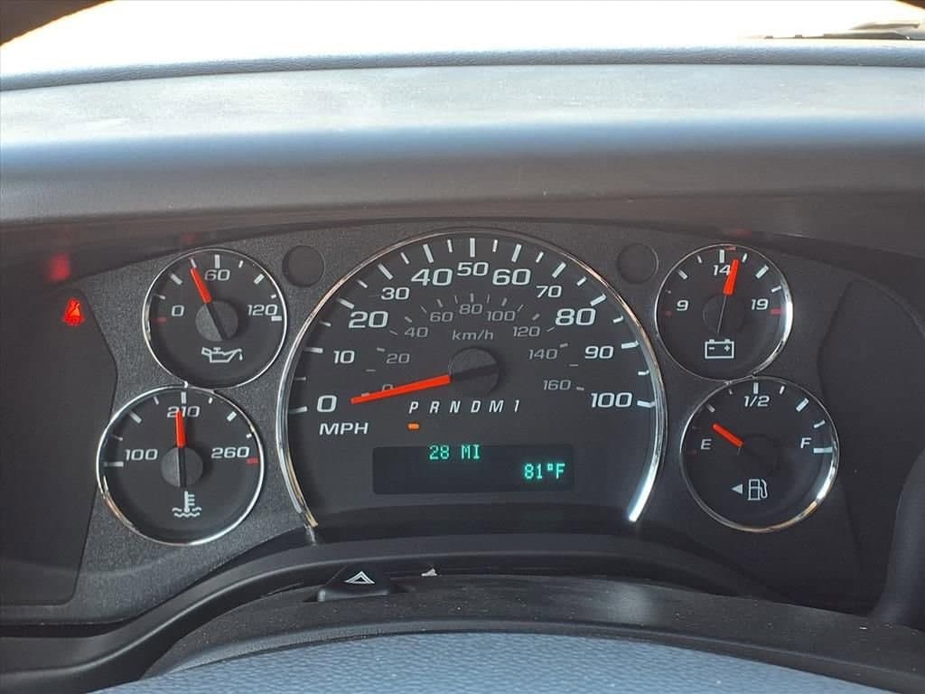 2025 Chevrolet Express Cutaway 3500 - Image 21