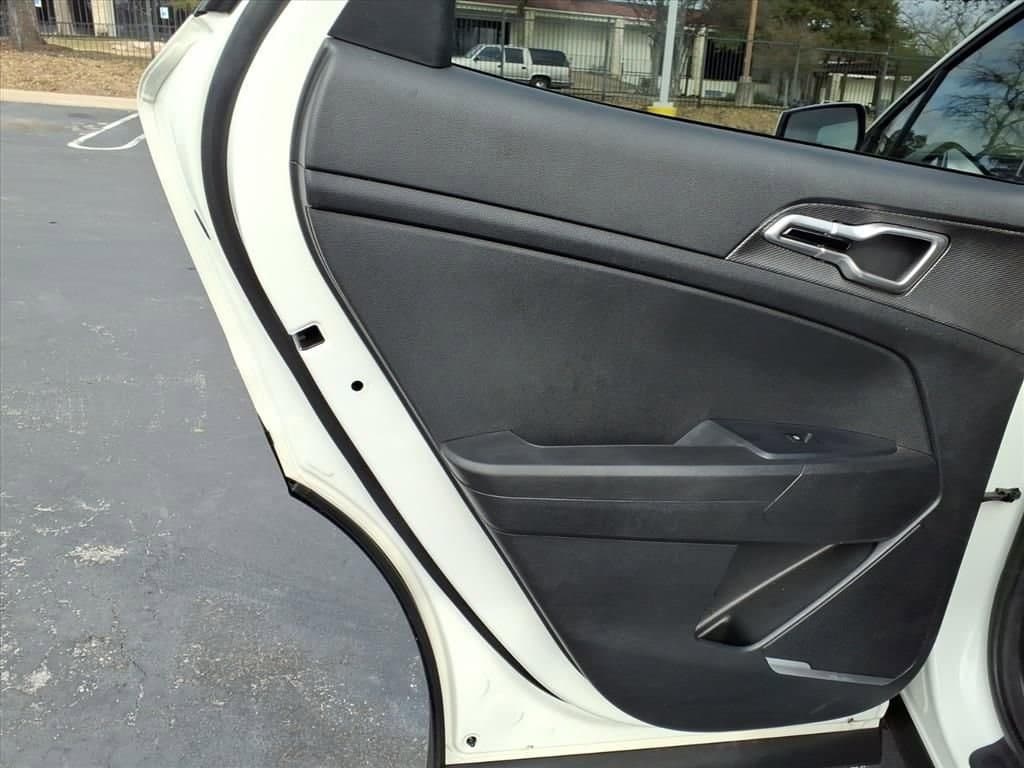 2024 Kia Sportage - Image 18