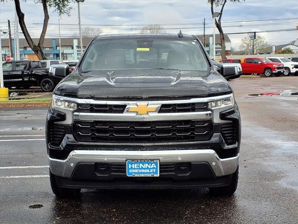 2026 Chevrolet Silverado 1500 - Image 2