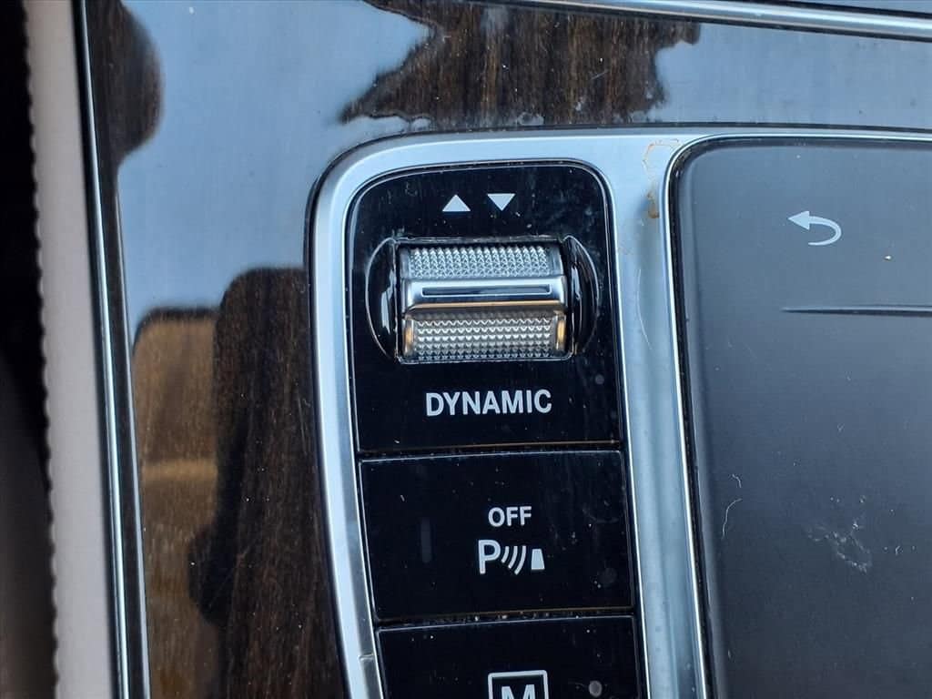 2021 Mercedes-Benz GLC - Image 12