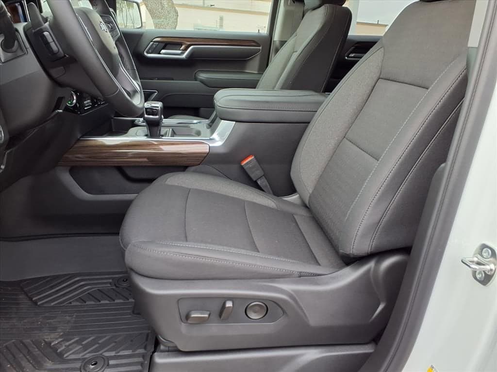 2026 Chevrolet Silverado 1500 - Image 8