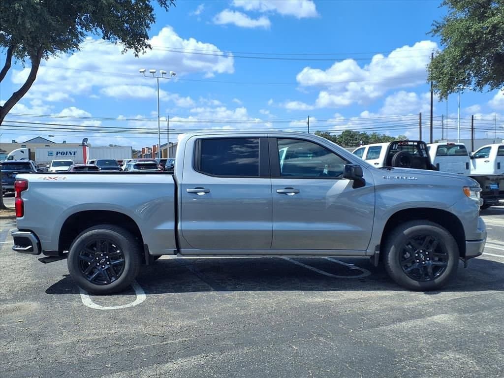 2026 Chevrolet Silverado 1500 - Image 3