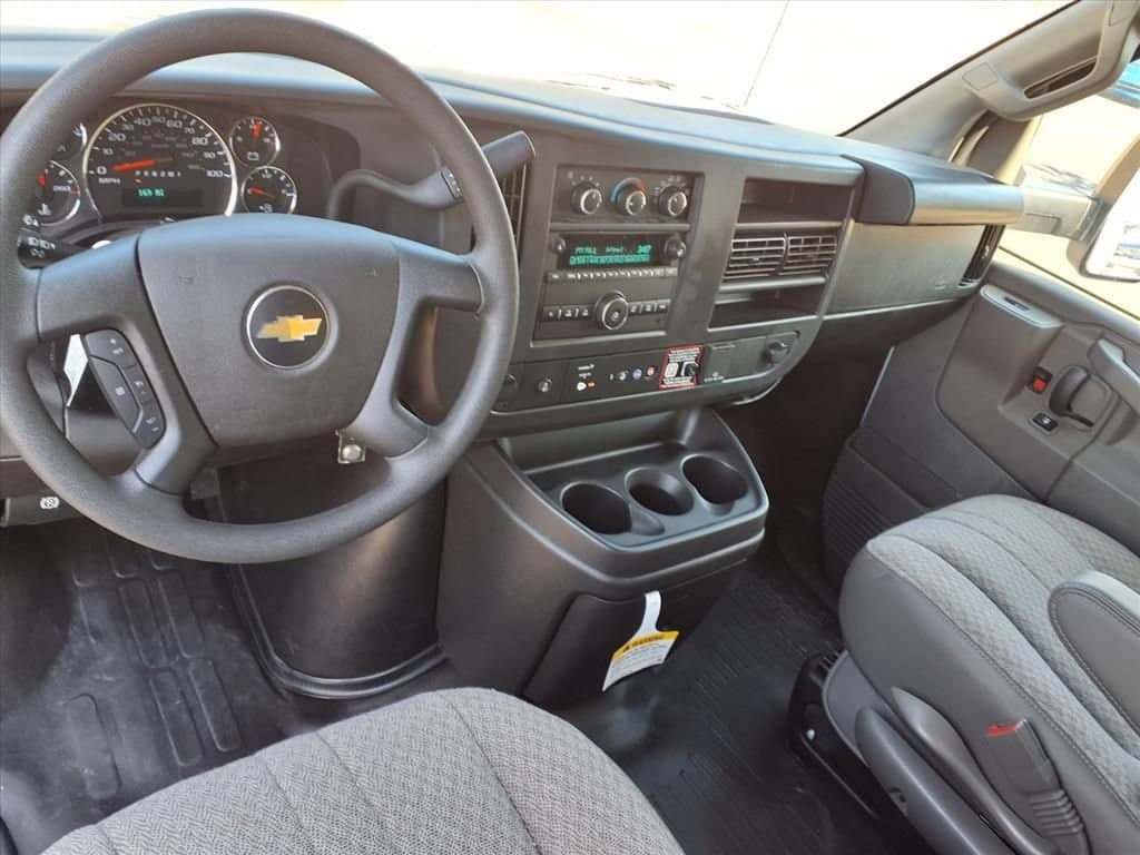 2025 Chevrolet Express Cutaway 3500 - Image 7