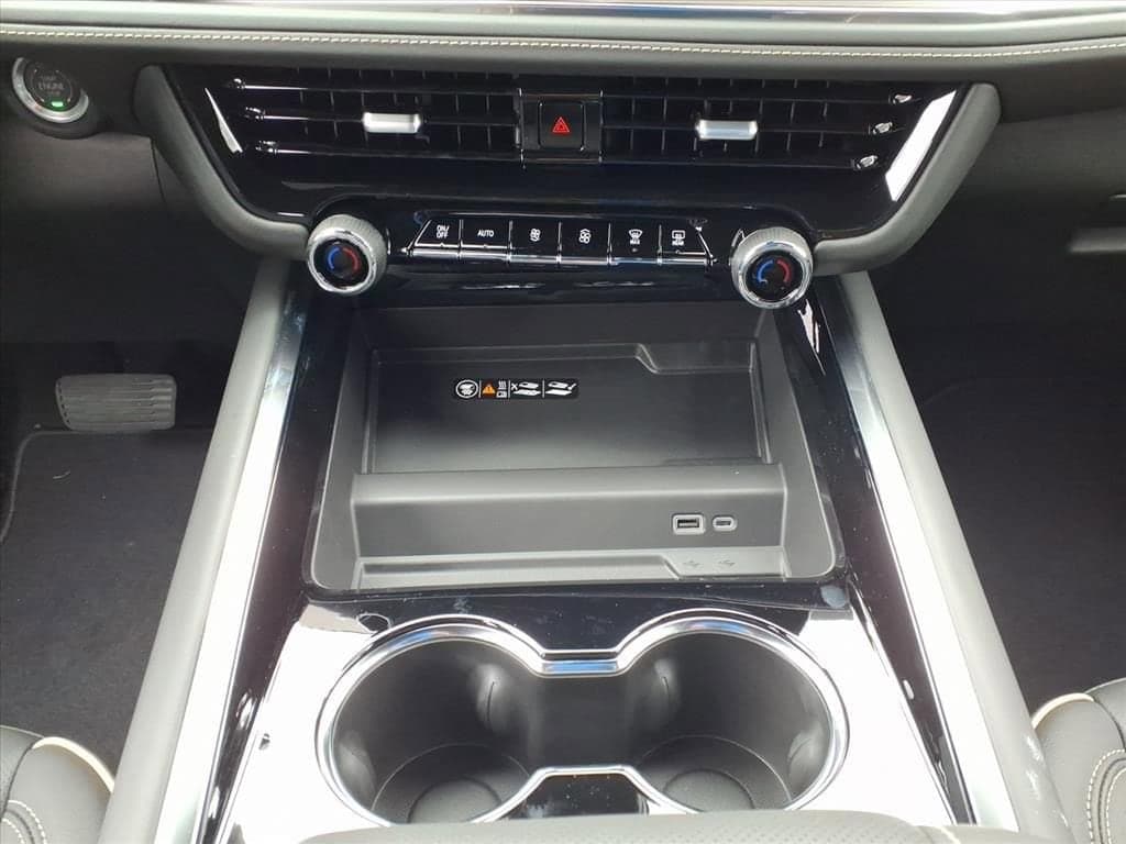 2026 Chevrolet Suburban - Image 16