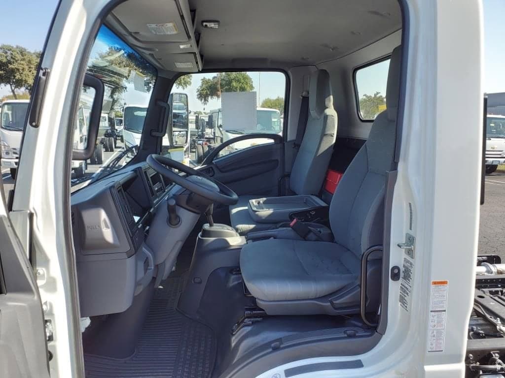 2025 Chevrolet Low Cab Forward 5500 XD - Image 6