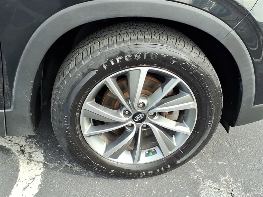 2019 Hyundai Santa Fe - Image 11