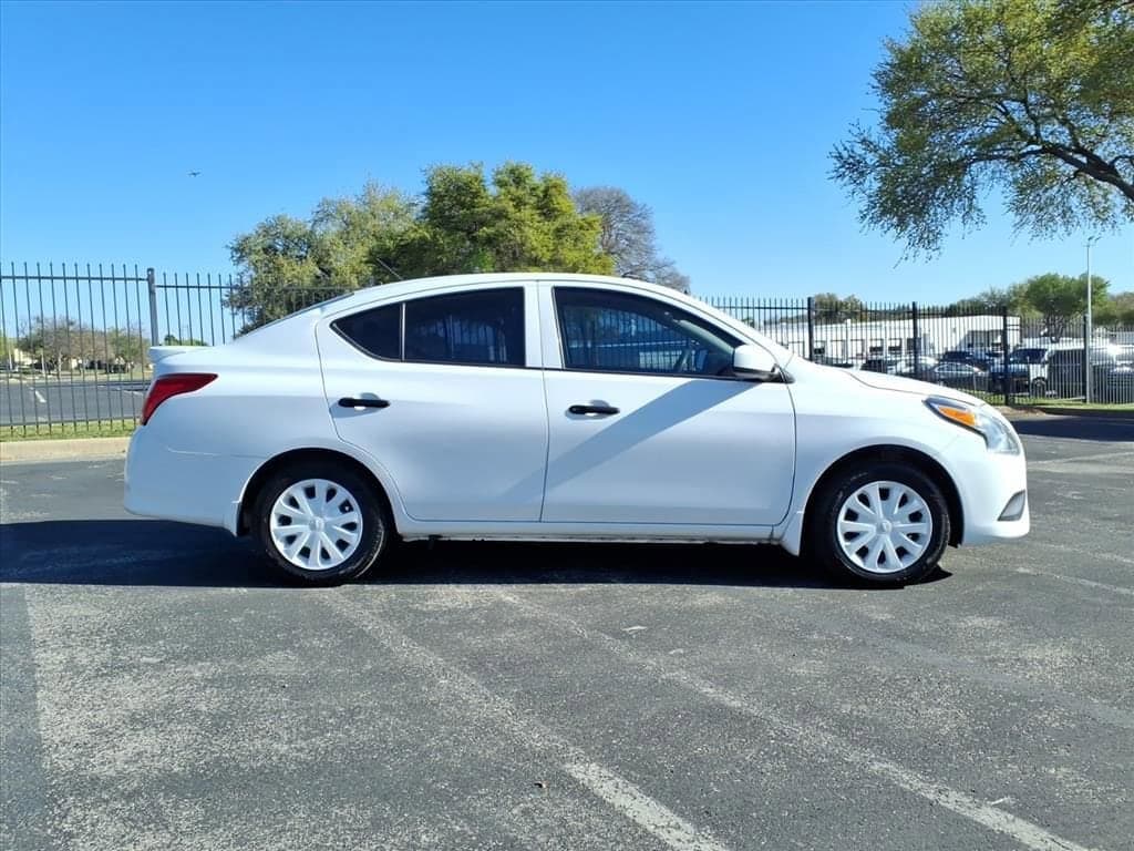 2018 Nissan Versa Sedan - Image 6