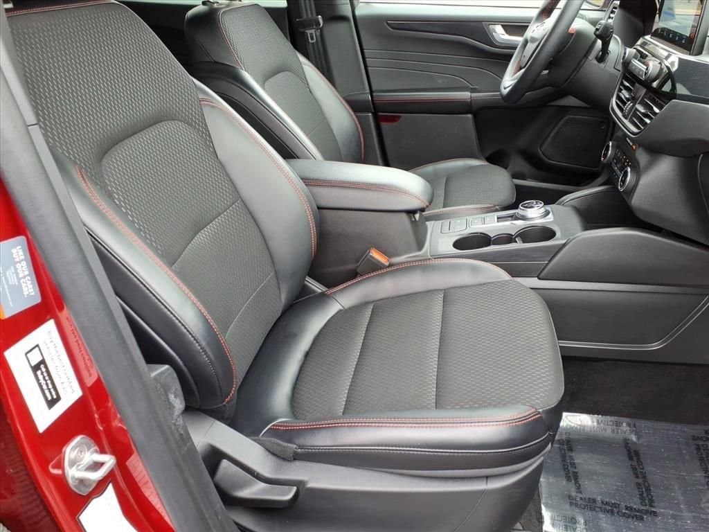 2025 Ford Escape - Image 17