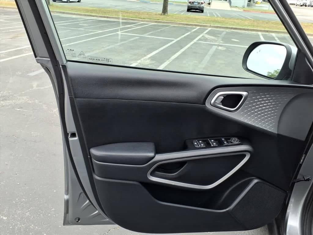 2023 Kia Soul - Image 10