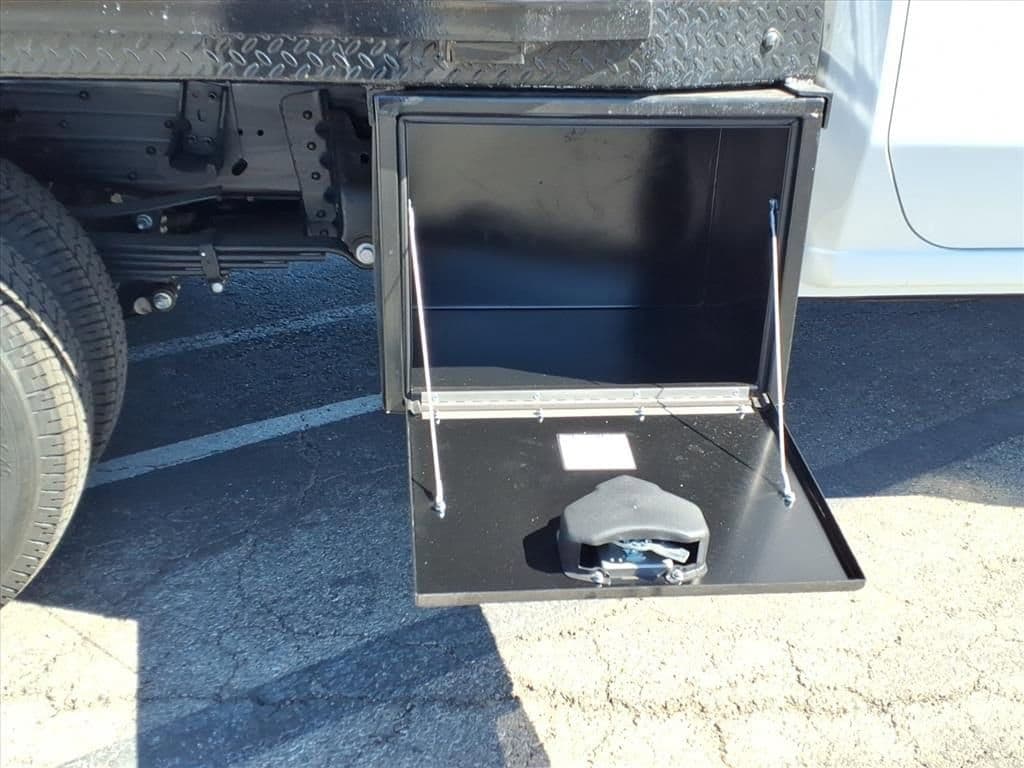 2026 Chevrolet Silverado 3500 HD Chassis Cab - Image 6