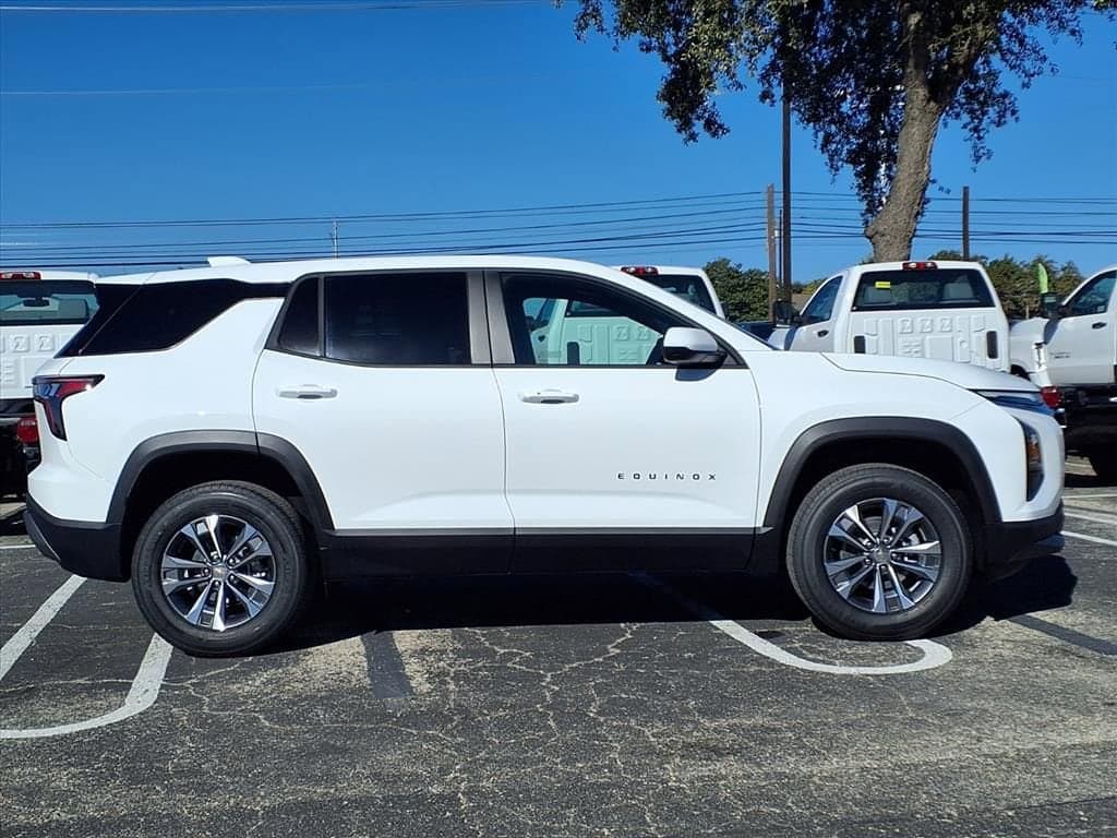 2026 Chevrolet Equinox - Image 3