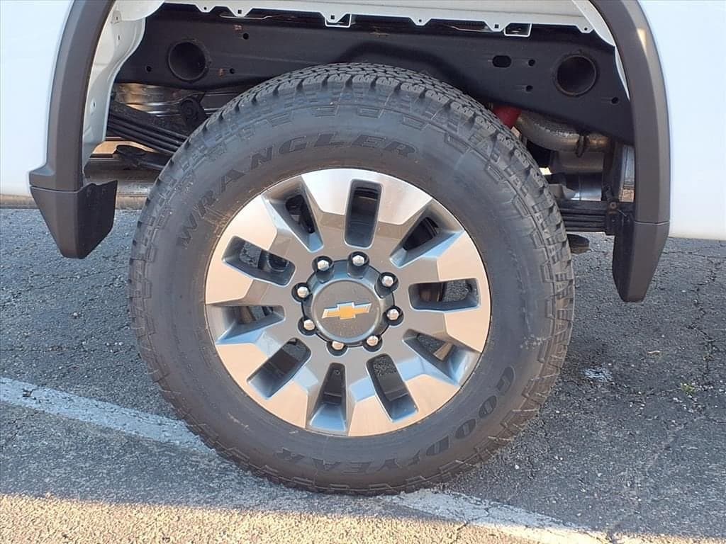 2026 Chevrolet Silverado 2500 HD - Image 4