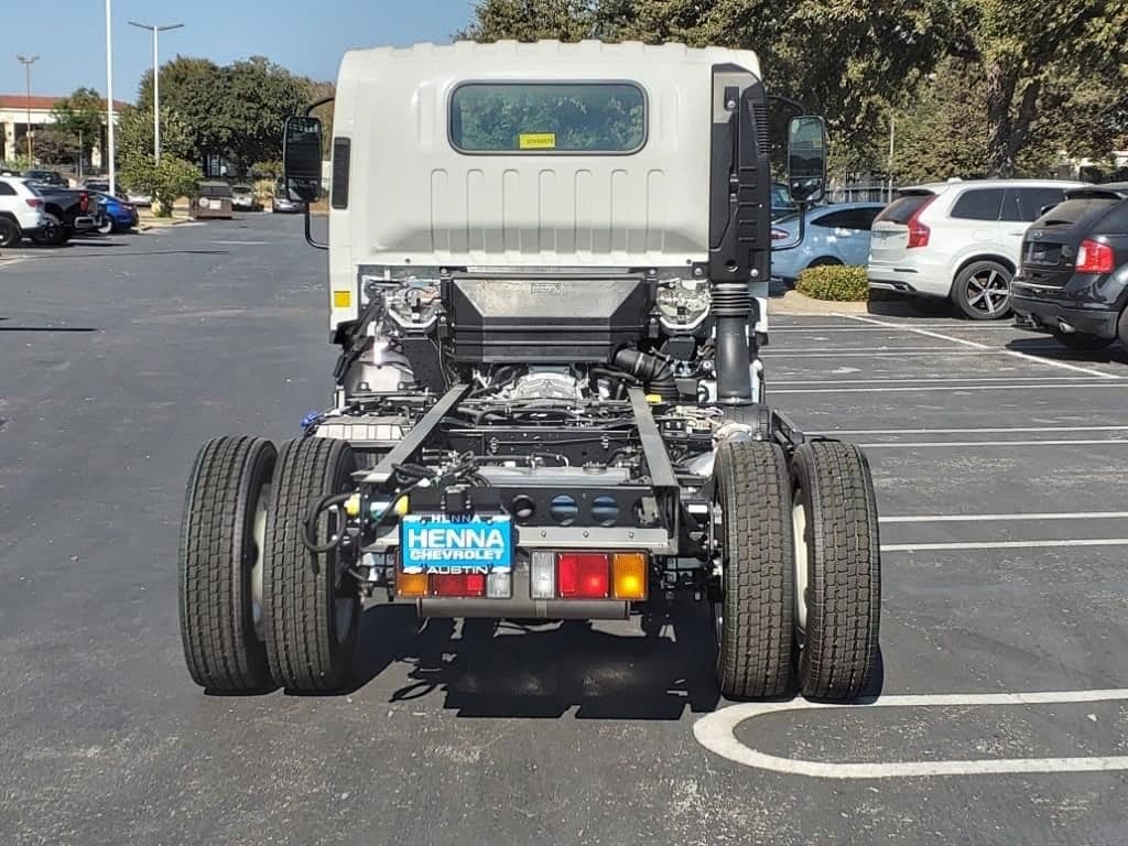 2025 Chevrolet Low Cab Forward 5500 XD - Image 5