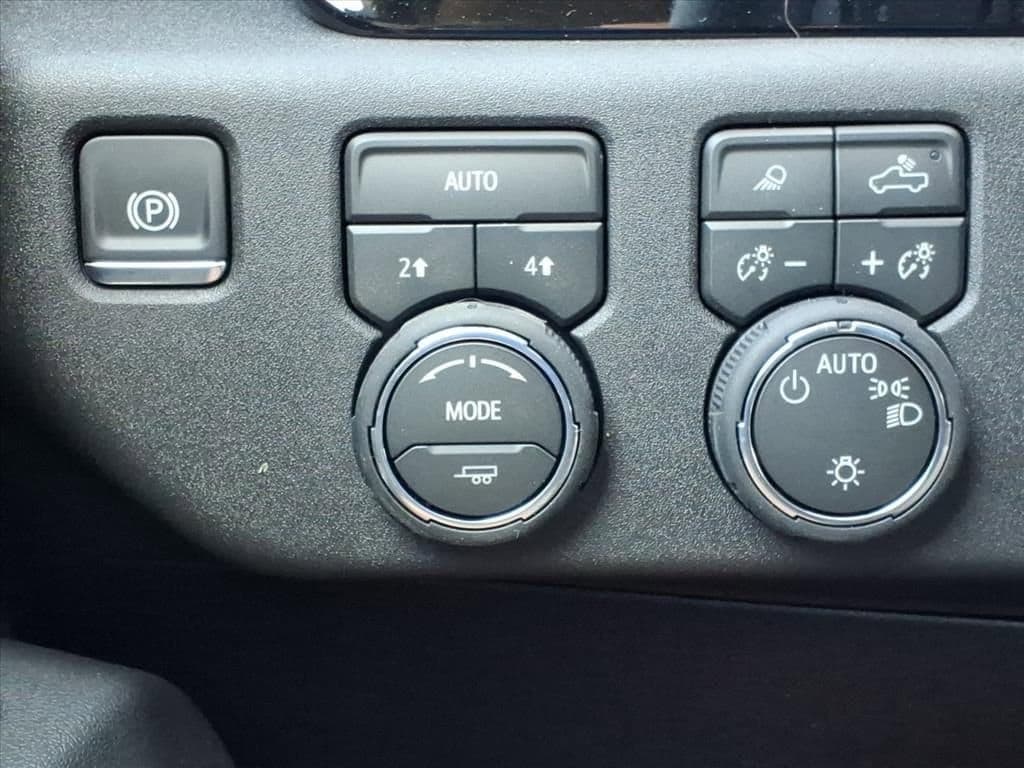 2026 Chevrolet Silverado 1500 - Image 10