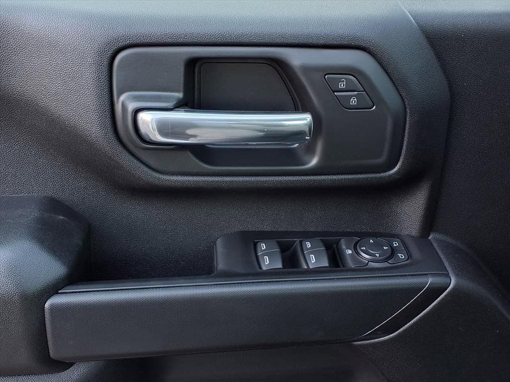 2026 Chevrolet Silverado 3500 HD Chassis Cab - Image 16