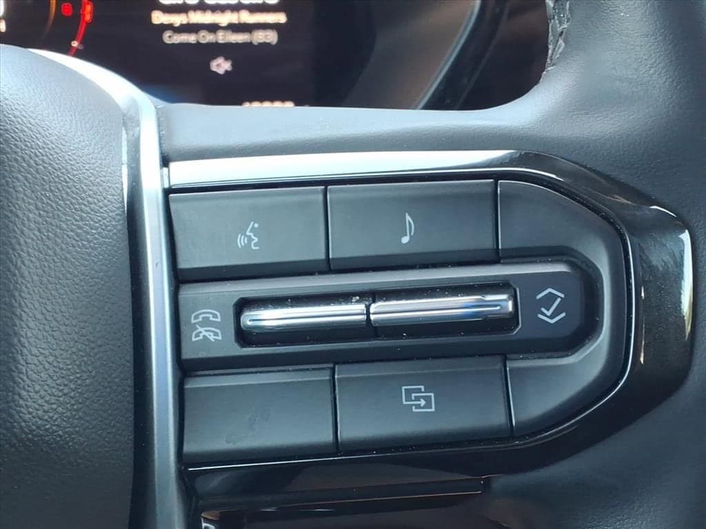 2024 Chevrolet Colorado - Image 28