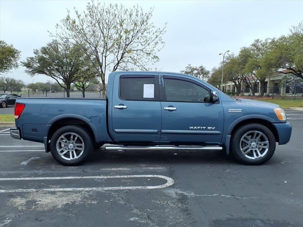 2011 Nissan Titan - Image 2