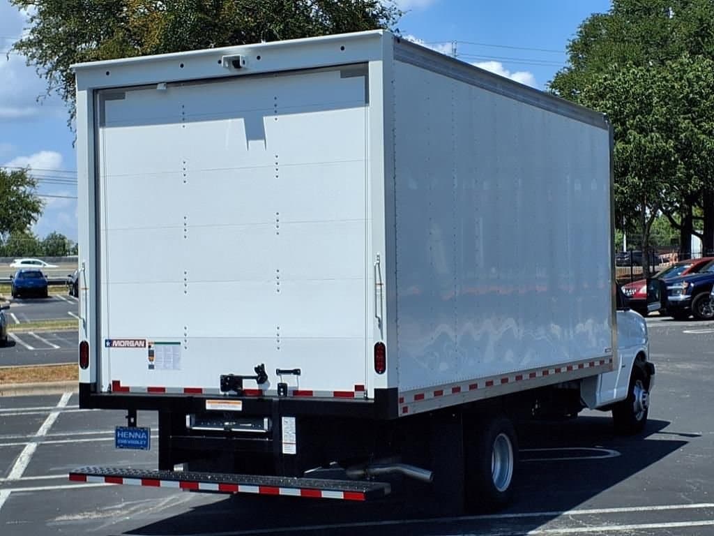 2025 Chevrolet Express Cutaway 3500 - Image 4