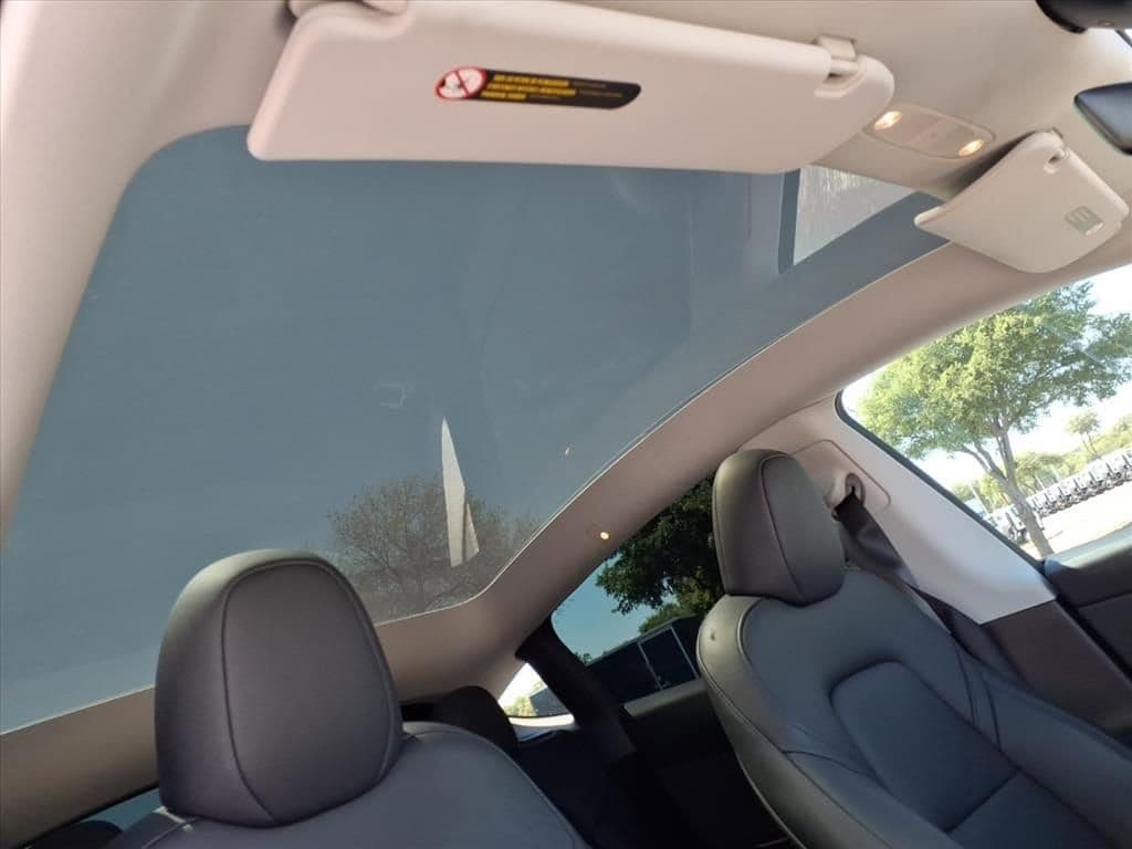 2025 Tesla Model Y - Image 17