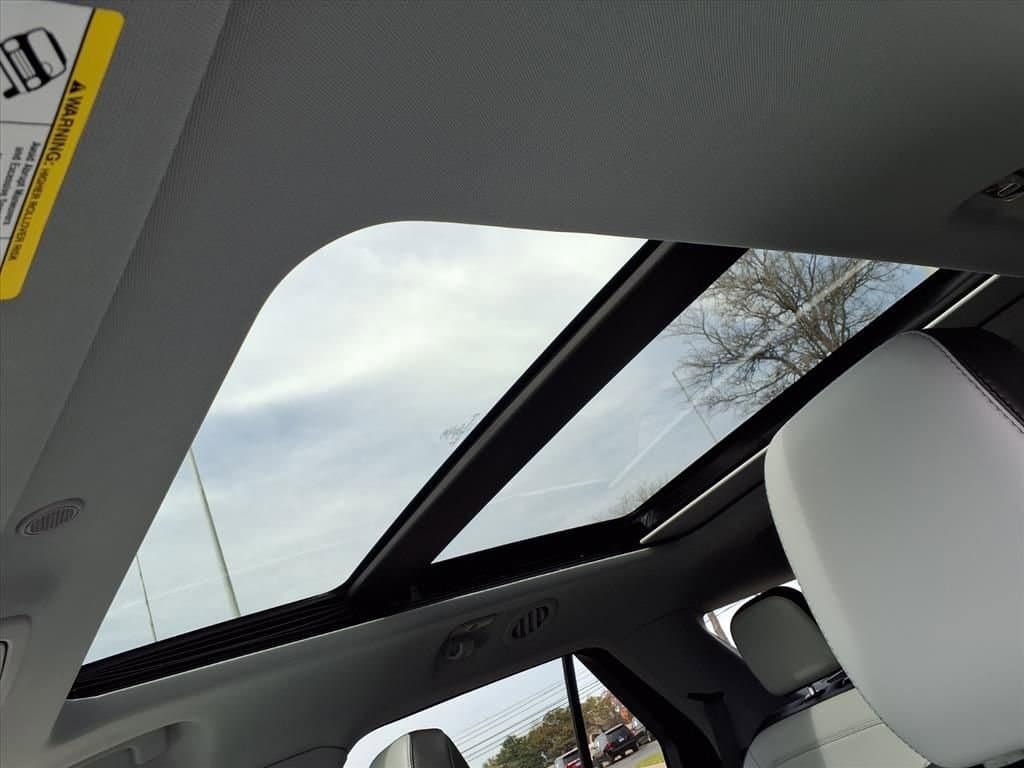 2021 Ford Explorer - Image 10