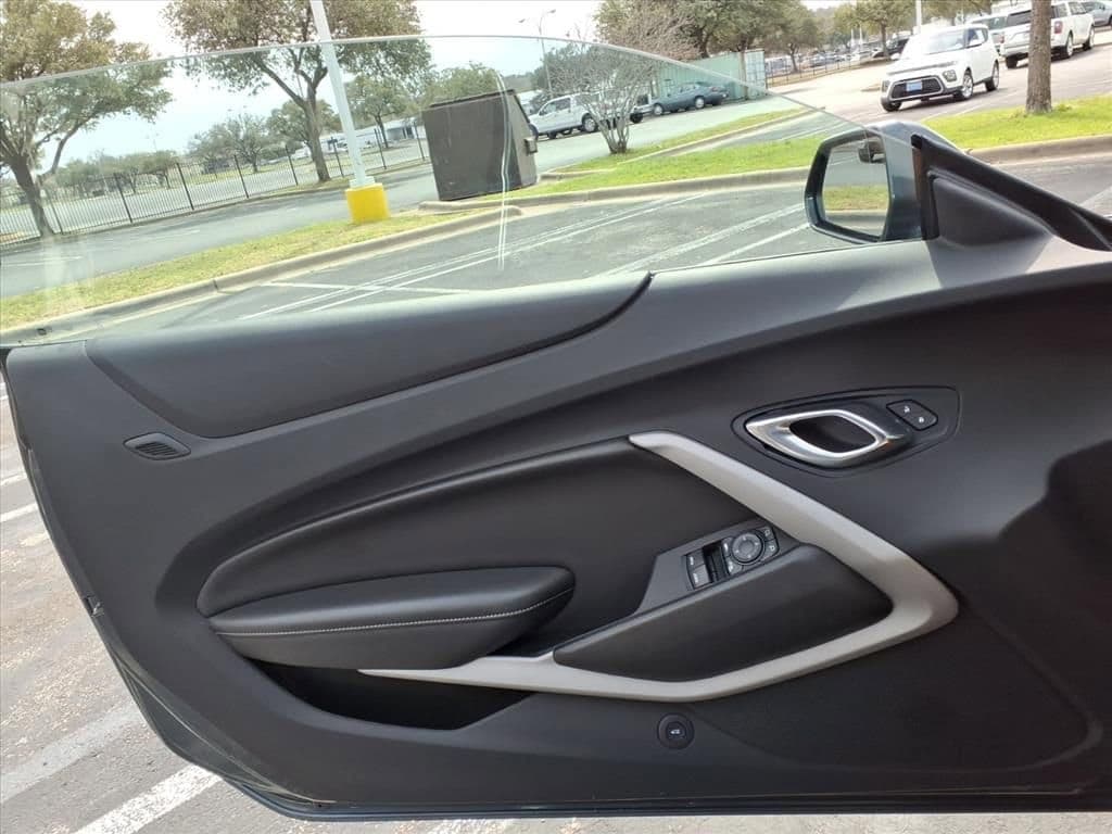 2021 Chevrolet Camaro - Image 29