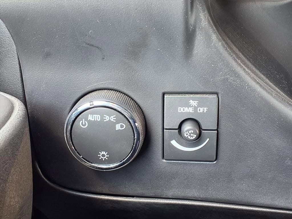 2025 Chevrolet Express Cutaway 3500 - Image 9