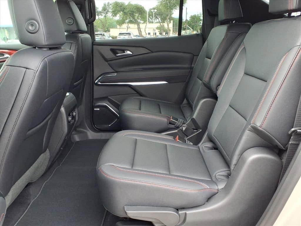 2026 Chevrolet Traverse - Image 15
